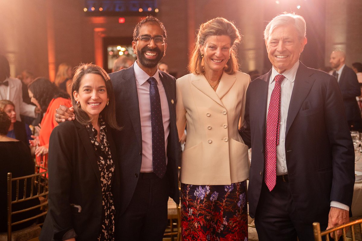 RegionalPlan's tweet photo. Celebrate the Tri-State is coming soon 👀 

Come celebrate the people and projects that make our region great! Join us at Cipriani 25 Broadway on 10/15: https://t.co/vuGAkKx1AR

#OnlyAtCipriani25Broadway #MomentFactory https://t.co/eY0mMZBTJ5
