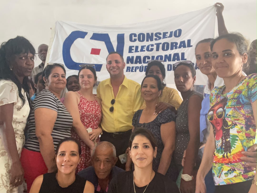 justiciapinar's tweet photo. Visita hoy la Defensoría de #Pinar el Consejo Electoral Provincial, que cuenta desde ya con un Comité de Género. #MinjusAvanza #MinjusConTodos @KatiuskaGandul @RosyCubaMINJUS @Minjus_Cuba @guajiradepinar @IvanLinare44241 @NoarysM @maurojusticiapr https://t.co/IdcwaLqjf5