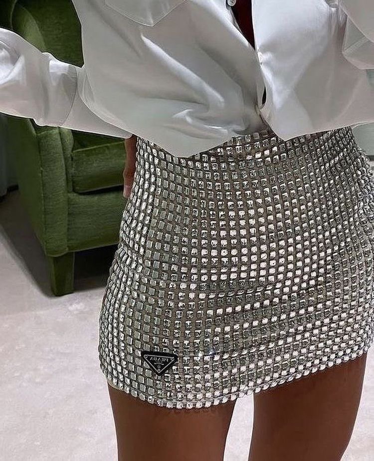 Hellokraze's tweet photo. PRADA CRYSTAL SKIRT https://t.co/ep4yQ0cj5a