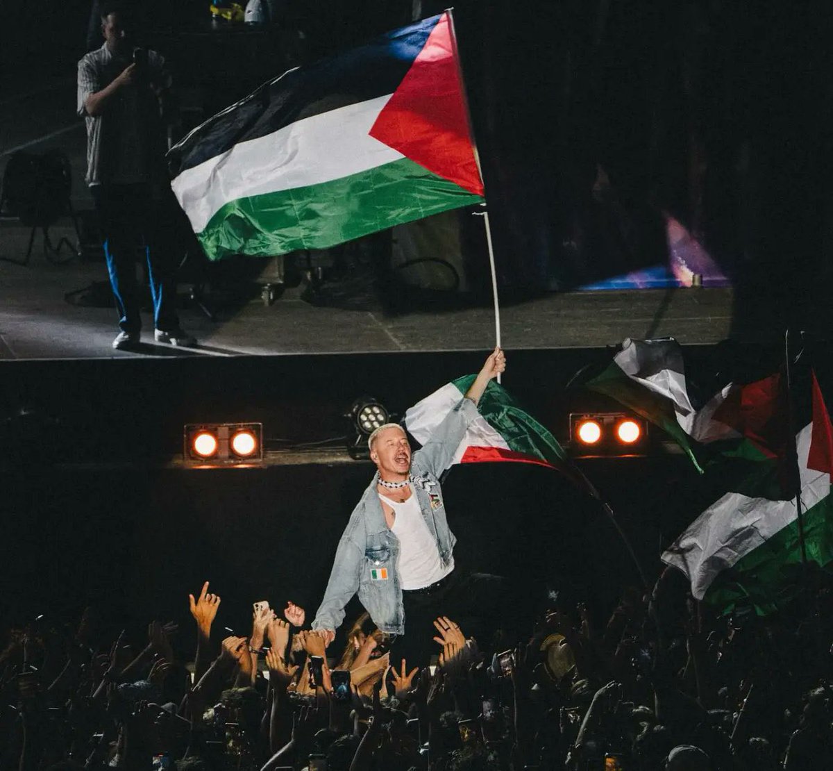 PopCrave's tweet photo. Macklemore shares a message following his $1 million pledge to Palestine:

“Palestinians have lived for decades without basic rights and should not have to wait another day to be free. That is where my focus will remain. I will continue to stand with the Palestinian people and their fight for liberation. When the news cycle moves on, which it will, don't move with it.”