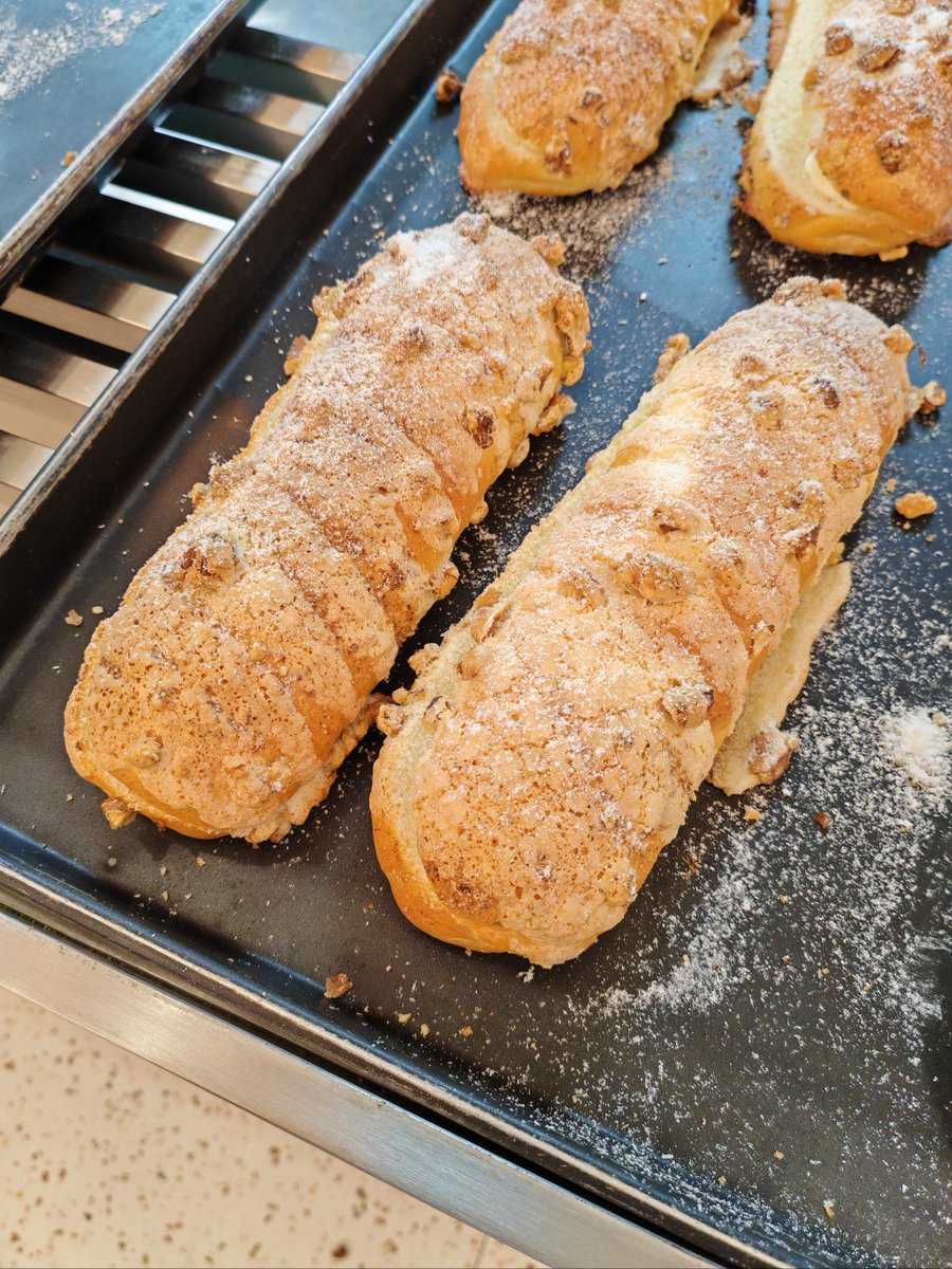 dain21696's tweet photo. Just nailed my first flaky croissants at home  Smell + warm buttery layers = pure happiness today! 10/10 would do this again (even if my kitchen’s a flour bomb zone lol)， https://t.co/5qtiN5sBJu