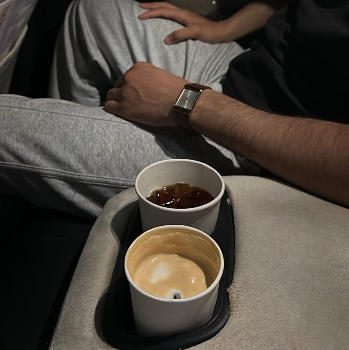 qxnrq's tweet photo. ١١:٠٠ https://t.co/Yk1uqPNCvv