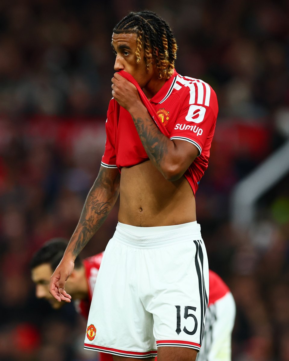 brfootball's tweet photo. 10': Man Utd 2-0 Brighton
FT: Man Utd 2-3 Brighton

United crash out of the League Cup, losing at home after being up 2-0 for the first time in FIFTY years 🫠⬇️ https://t.co/I6HtRuGtlx
