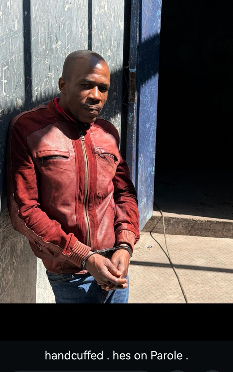 ResaletengT's tweet photo. The police arrested inja that was seen on CCTV stealing clothes in Sonia's shop.

Mgodoyi was on parole.
He was found with exhibit, F3 at Hillbrow flats where he lives. https://t.co/H1GnrnvecI