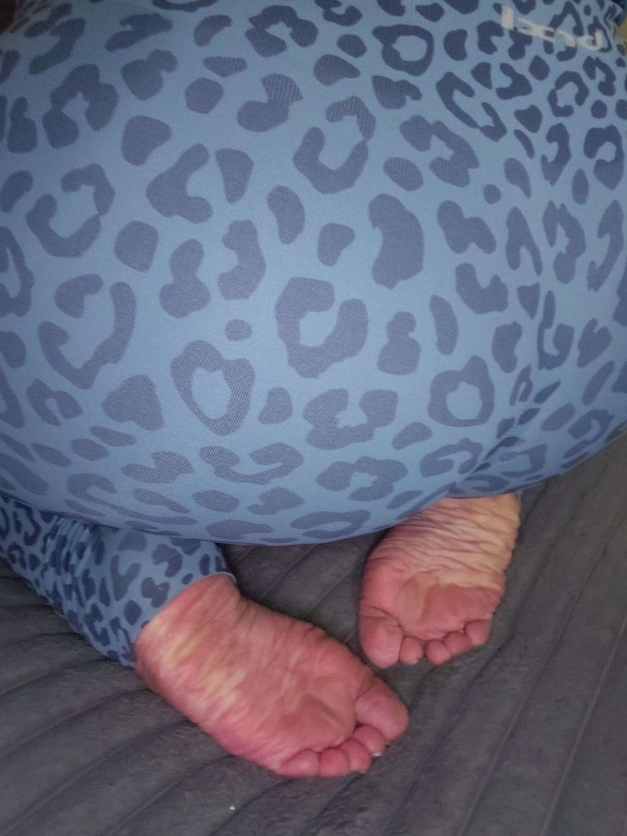 Goddessjaira's tweet photo. Whos favorite color is blue?
#toes #barefoot #footlovers #barefeetcharm #feet #feetfetısh #footfetısh #feetworshi̇p #feetِ #soles #feetpics #feetcontent #feetvideos https://t.co/aUYOTC63pk