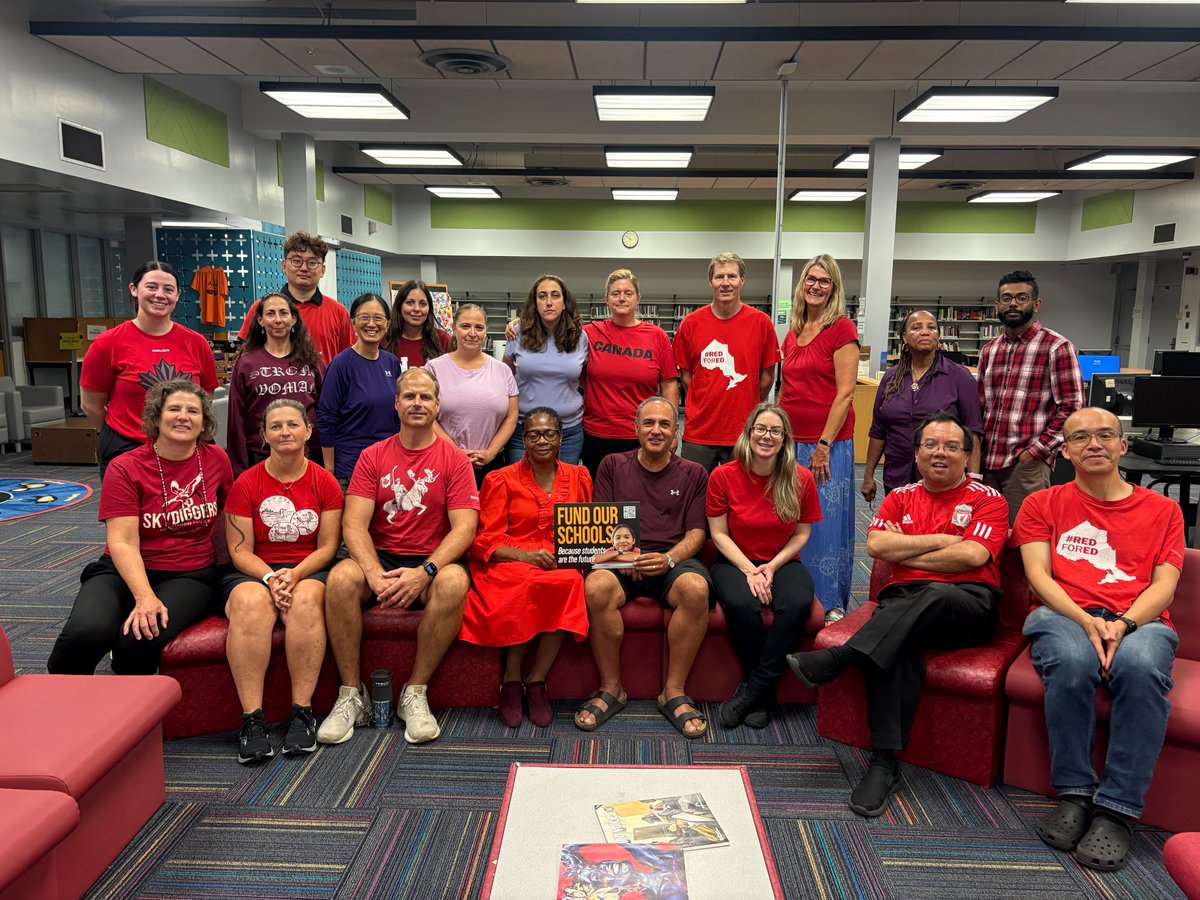 OSSTFtoronto's tweet photo. Stronger together! Standing together on this Day of Action - teachers at Weston CI, Satec @ Porter and Bloor CI showing their solidarity! #OntEdUnited #Red4Ed https://t.co/2oSt3F0umr