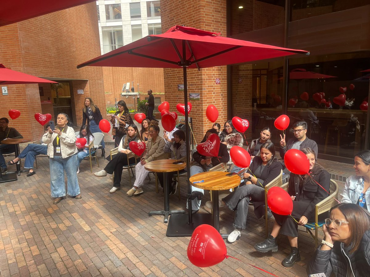 GasesANDI's tweet photo. En Amor y Amistad, realizamos una jornada de sensibilización sobre el uso de helio para el inflado de globos y los riesgos de utilizar otros gases inflamables
Invitamos a los ciudadanos a comprar en establecimientos que emitan factura y solicitar el certificado del gas
#GasesANDI https://t.co/yKuHfzXXX0