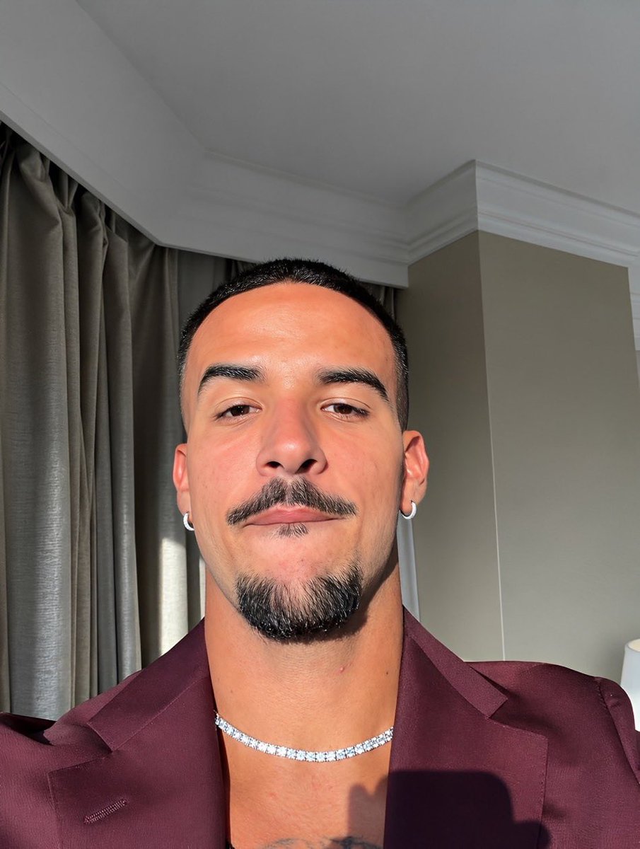 preferedone's tweet photo. Oh Gabe. It hurts, don’t pull out https://t.co/6G2KztpiH9