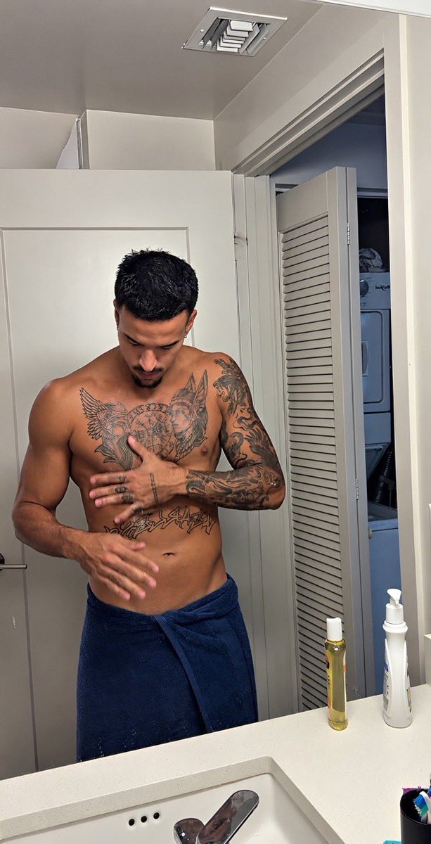 preferedone's tweet photo. Oh Gabe. It hurts, don’t pull out https://t.co/6G2KztpiH9