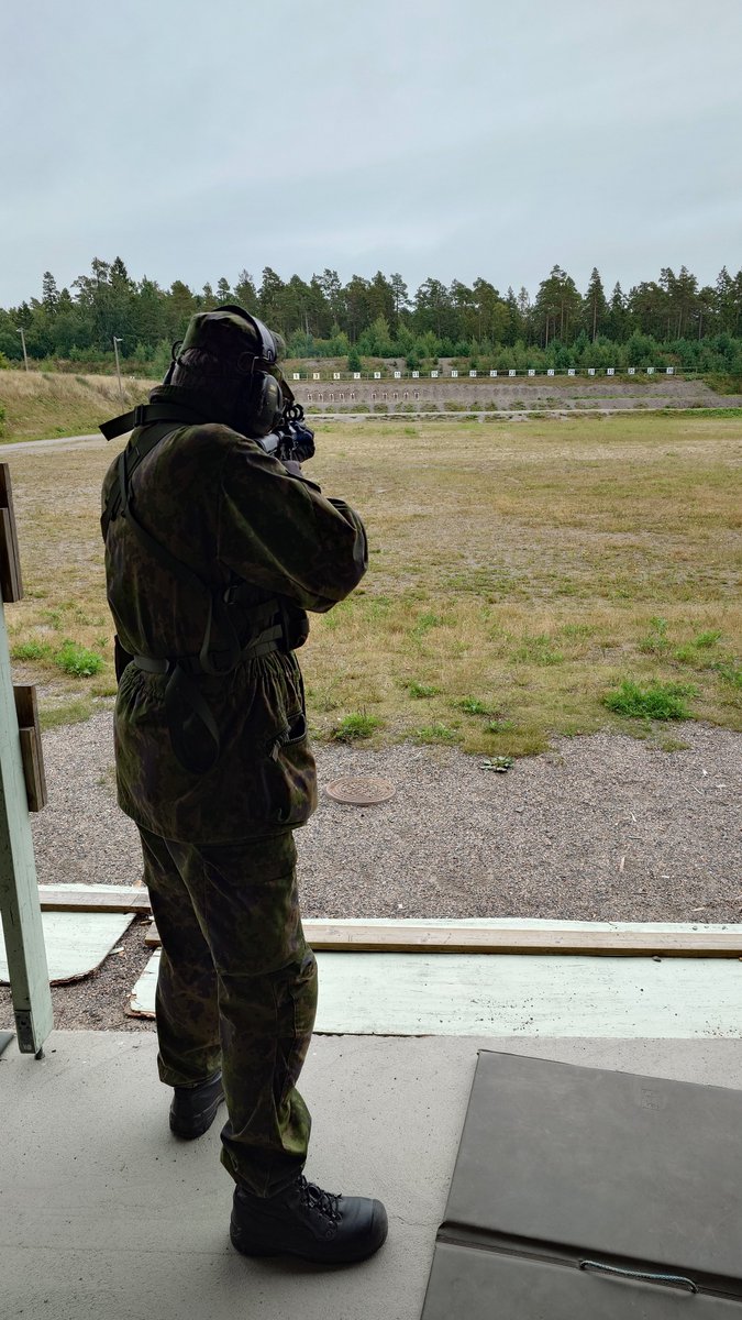 horrorpet's tweet photo. Kolme paikkaa - neljä piiriä. Elo-syyskuussa kolme viikonloppua ammunnanjohtajien täydennyskoulutusta. Uuden pilotointia ja samalla uuden oppimista. Hieno nähdä kun kurssilaiset oppii ja kasat pienenee 👍
#MPK #ESMPP #ILMAPP #SKMPP #PSMPP https://t.co/mztVnWGcZC
