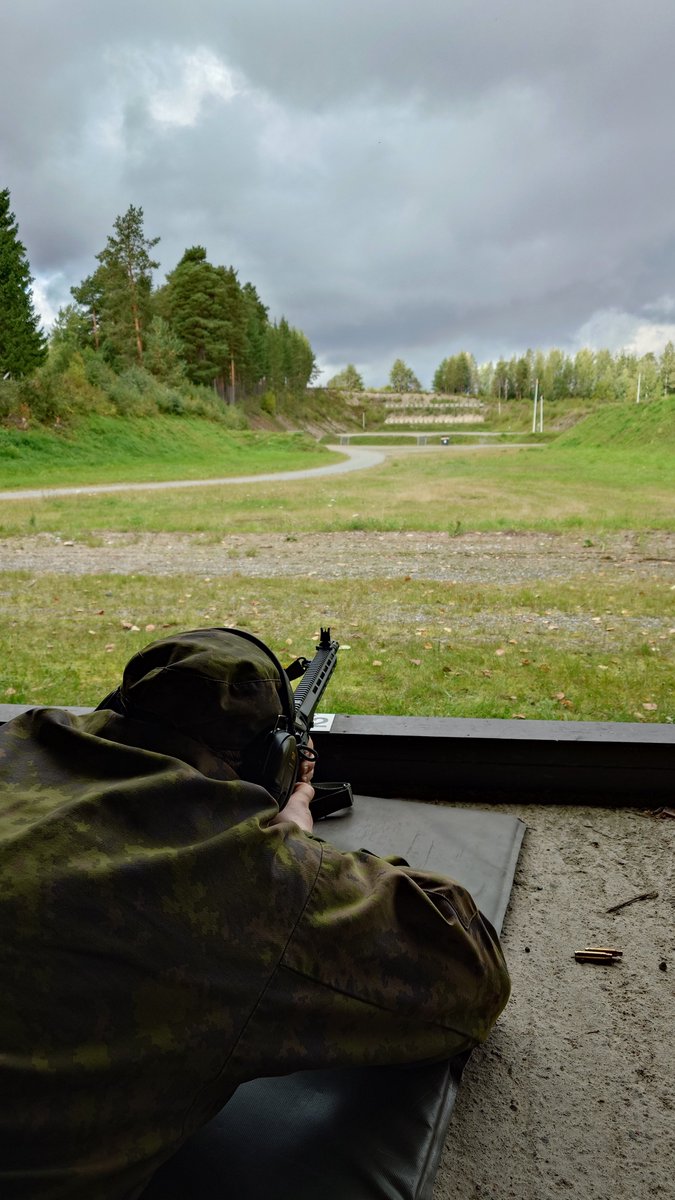 horrorpet's tweet photo. Kolme paikkaa - neljä piiriä. Elo-syyskuussa kolme viikonloppua ammunnanjohtajien täydennyskoulutusta. Uuden pilotointia ja samalla uuden oppimista. Hieno nähdä kun kurssilaiset oppii ja kasat pienenee 👍
#MPK #ESMPP #ILMAPP #SKMPP #PSMPP https://t.co/mztVnWGcZC