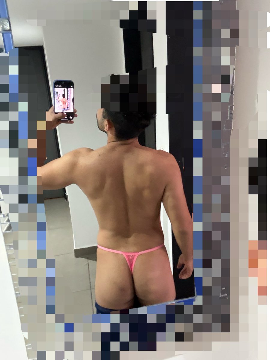 Kenw9q's tweet photo. Hoy voy así con la tanga puesta en Asuncion por si hay macho desatendido por el centro. https://t.co/JQOsglUKOe