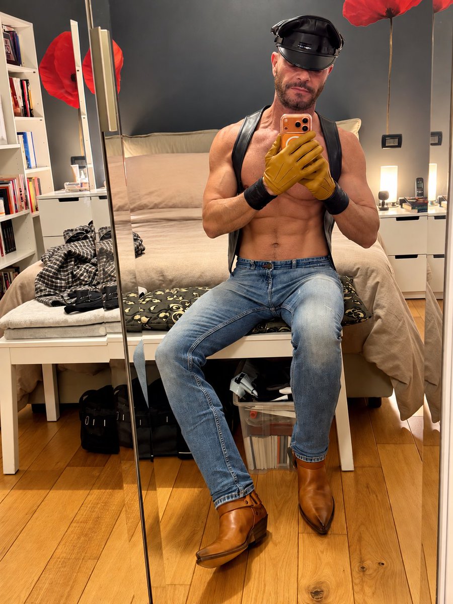 marcoMLI2015's tweet photo. Jeans and Sendra #boots are always a good choice 
#leatherman
Show love here ⬇️
https://t.co/JShE4jL0Og https://t.co/xw3mNbUQ44