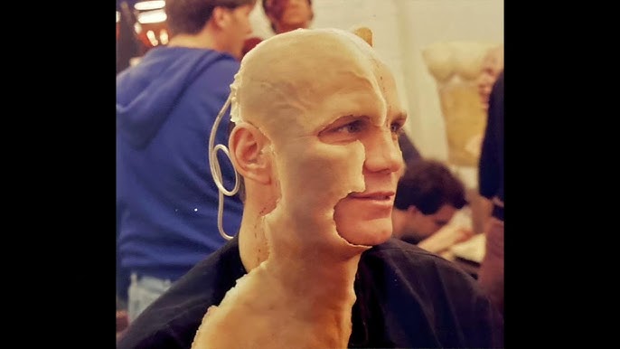 EddieWi59859412's tweet photo. Canadian Filmmakers in @Canada NEED to make 300-Billion "Practical Makeup FX" new "SCANNER COP" movies right now. Only the storyline should be about 'villain men uses powers to make many men to (bulges & burst) out newborn-men from men's foreheads & necks'! https://t.co/IejVogxvqZ