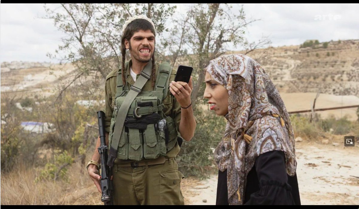 mBmBoulos's tweet photo. Sur ARTE TV

https://t.co/T8FVHJPhym 

ces photos qui s'ajoutent à tant de malheur sur cette terre que tant voudraient voir vraiment sacrée et en paix est toujours aussi choquant : quelle tristesse ! https://t.co/mPYCRIexKm