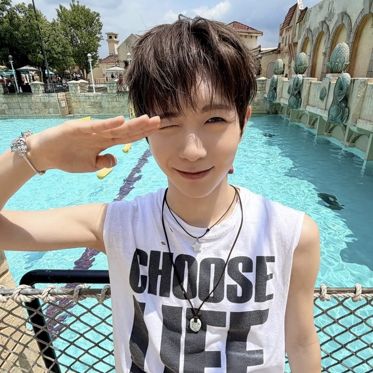 coradiary's tweet photo. #NouvellePhotoDeProfil 🤭 https://t.co/qbdkmXzxhv