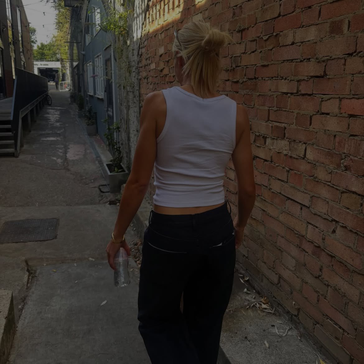 lw6source's tweet photo. 📸 | leah williamson inadvertently (?) pays homage to gta: san andreas https://t.co/9HMmzONo3N