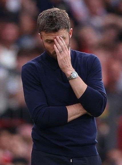 FootActu_2's tweet photo. 🚨🚨 MANCHESTER UNITED EST NUL À CHIER ET ÇA SE CONFIRME !!! 🤯❤️🤍

Les Red Devils gagnaient 2-0 à la 10e minute... mais perd finalement 3-2 sur le fil. ☠️

Brighton est qualifié pour les 8es de la Carabao Cup. 💙🤍

⚽ Kostoulas
⚽ Groß
⚽ De Cuyper https://t.co/fl2ew1G8s9