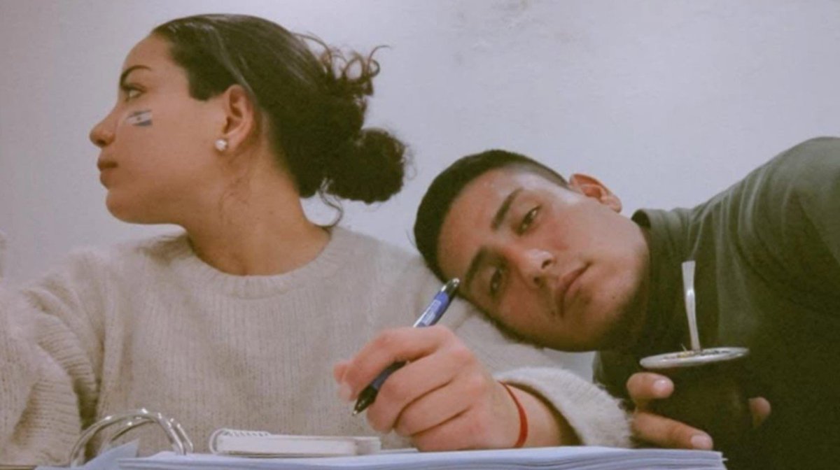 rlcnoticias's tweet photo. (Policiale) 🔴 Autopsia confirmó embarazo en el crimen de Camila Vecchiarello
 ➡️La autopsia reveló un dato clave en el caso de Camila Agustina Vecchiarello: la joven estaba embarazada al momento de su muerte. El resultado forense reconfigura la investigación y suma gravedad a la imputación contra su pareja, Carlos Gonzalo Rivero. (SIGUE 👇 )