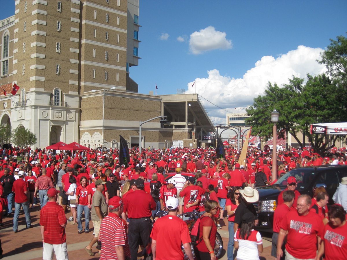 TTUAlumniAssoc's tweet photo. POV: You're on campus for Game Day in 2014 https://t.co/086COfvCnZ