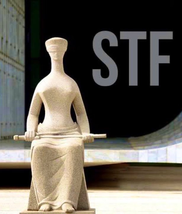 NewsLiberdade's tweet photo. 🚨URGENTE - Gilmar Mendes está articulando uma PEC no Senado que aumentaria de 75 para 80 anos a idade de aposentadoria dos ministros do STF https://t.co/HQgpEHrspw