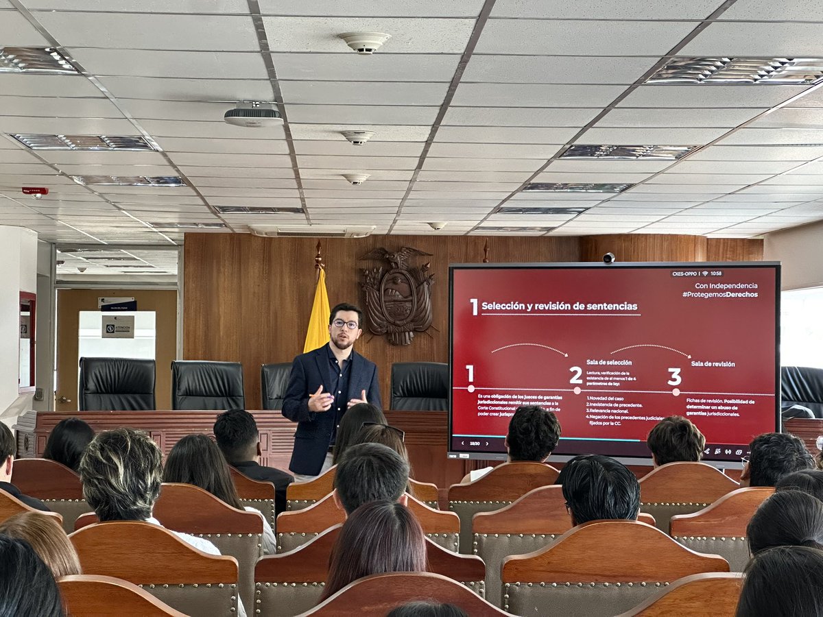 CedecEcuador's tweet photo. Durante la jornada, Daniela Pacheco Posso, directora del #CEDEC, dio la bienvenida e introdujo a las y los estudiantes al trabajo de la Corte. Posteriormente, Jean Pierre Ruiz explicó el funcionamiento de los despachos jurisdiccionales e Israel Machado abordó las áreas, funciones y atribuciones de la Secretaría Técnica Jurisdiccional.