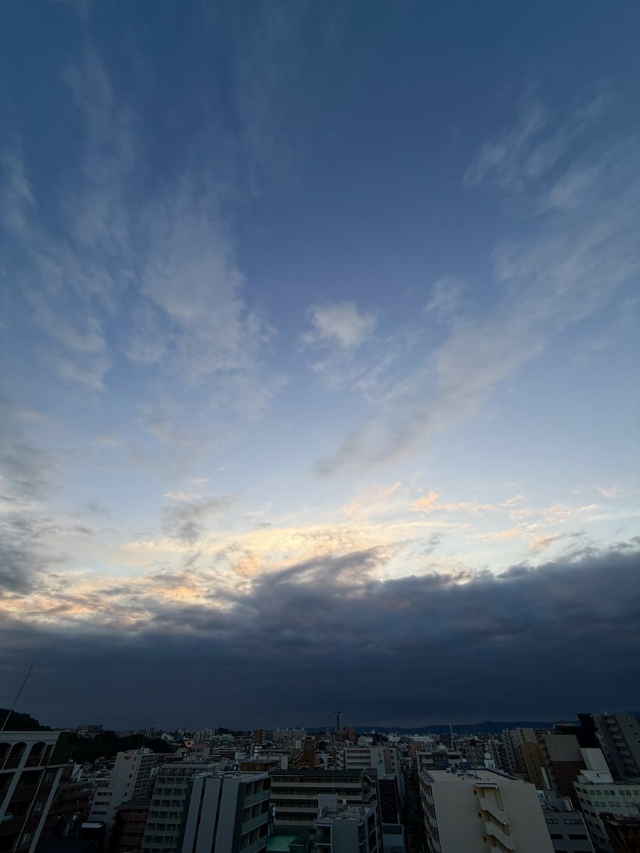 Otome_Power's tweet photo. ９月１７日 木曜日　おはようございます。

０５時５２分　さやけし風の心地よい朝。

本日の近畿地方は、秋雨前線が東南に下がり、晴れ時々雲り。
🌤️⇒☁️⇒🌤️
気温は高くなりますが、カラッとした暑さとなりそうです。

〈水澄みて 水音までも 澄んでをり〉稲畑汀子 https://t.co/1RxXpkk05q