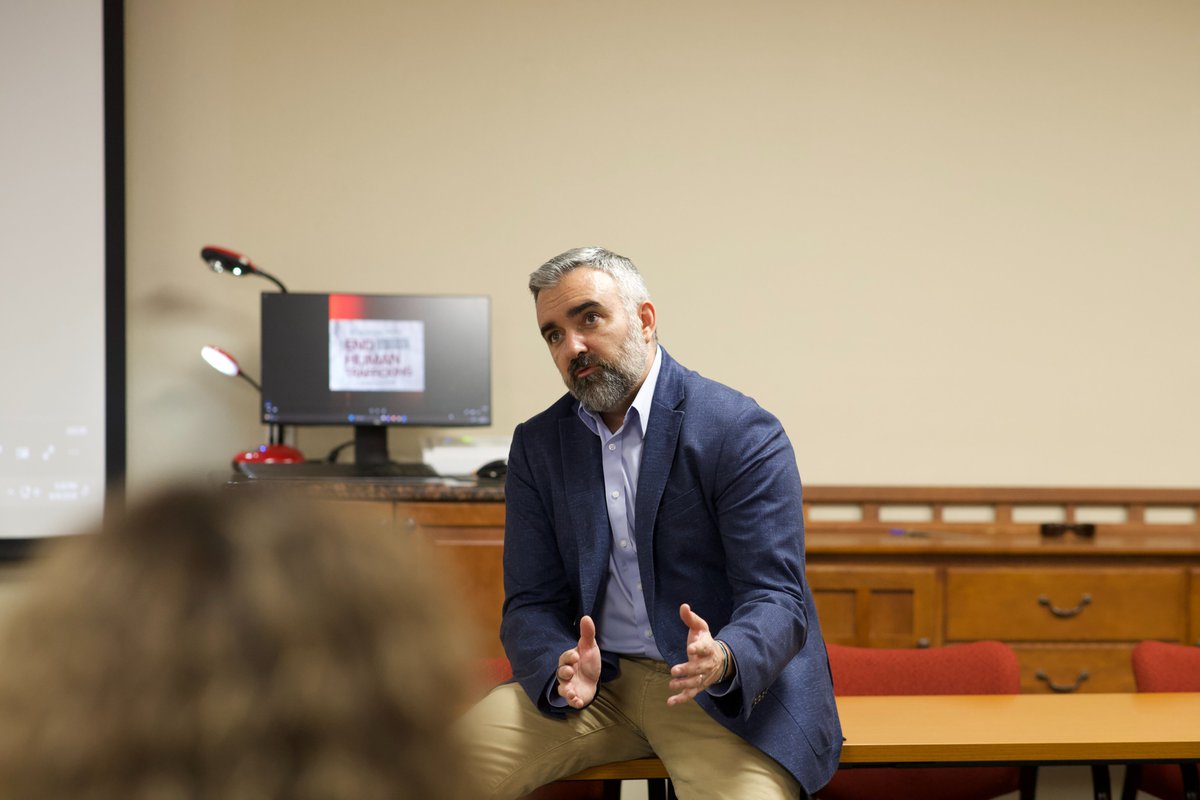 NMSUNews's tweet photo. The New Mexico Attorney General, Raúl Torrez, visited NMSU on Tuesday, Sept. 15, to meet with the student group Humans for Humans (H4H) and their criminal justice professor, Ida Curtis. There, he shared his insights and experience fighting human trafficking. https://t.co/3EF2TZWdkI