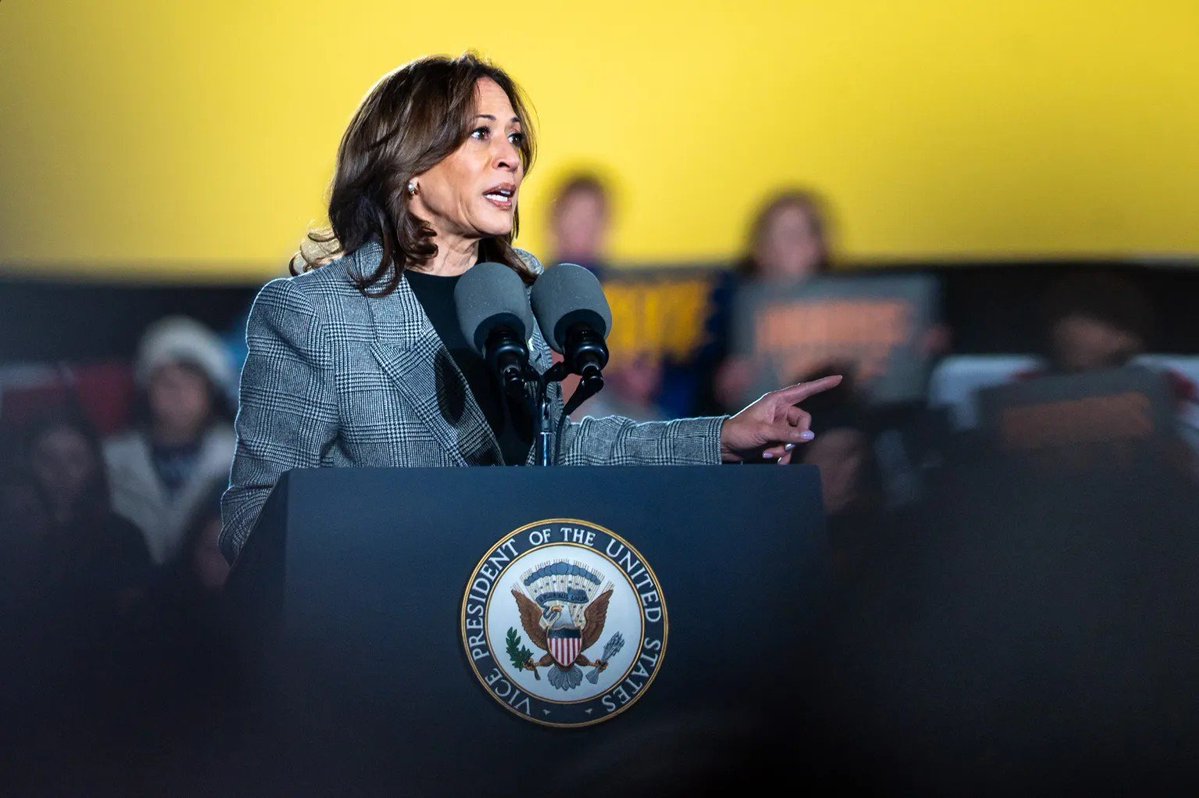 PpollingNumbers's tweet photo. 🔵 News - Kamala Harris will campaign in Michigan with Abdul El-Sayed next week https://t.co/Mgv0VjuGMm