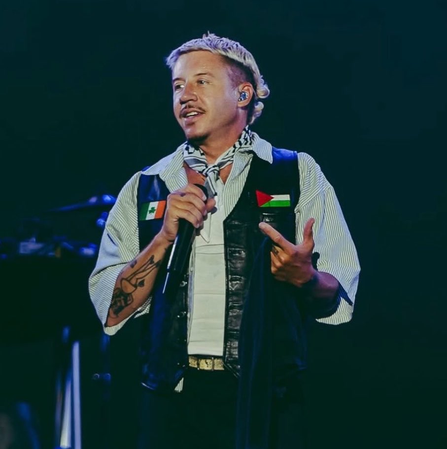 Kulturlesite_'s tweet photo. 🚨 MAGNIFIQUE GESTE

MACKLEMORE va reverser l’intégralité de son salaire d’1 MILLION DE DOLLARS provenant de la tournée d’ED SHEERAN à des organisations venant en aide à la PALESTINE !! 🇵🇸 https://t.co/2z9MmumwQK