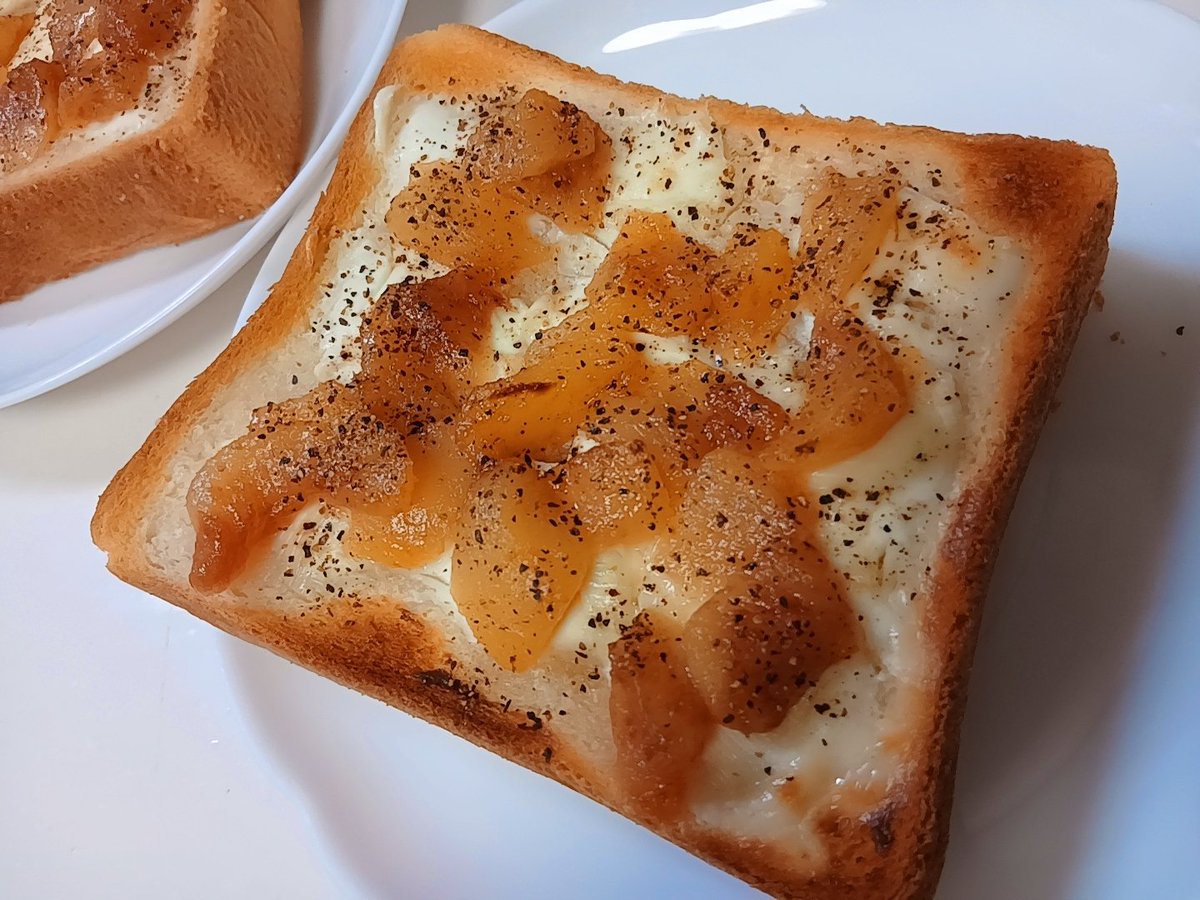 yott_chan's tweet photo. 手作り桃JAM🍑でクリチー桃コショウトーストが上手すぎ🍞
 #桃JAM  #朝ごはん https://t.co/Gz7Wzf6Uq8