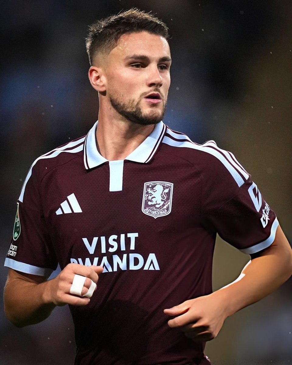 AVFCStatto's tweet photo. 📊 Taylor Harwood-Bellis for #AVFC vs Coventry City ⤵️

⏱️ 90 minutes played
🎯 92% pass accuracy (65/71)
👟 83 touches — most on the pitch
🛡️ 8 defensive contributions
🚫 4 clearances
🧱 3 headed clearances
✂️ 3 interceptions
♻️ 3 recoveries
💪 100% ground duels won

Solid debut, THB❗