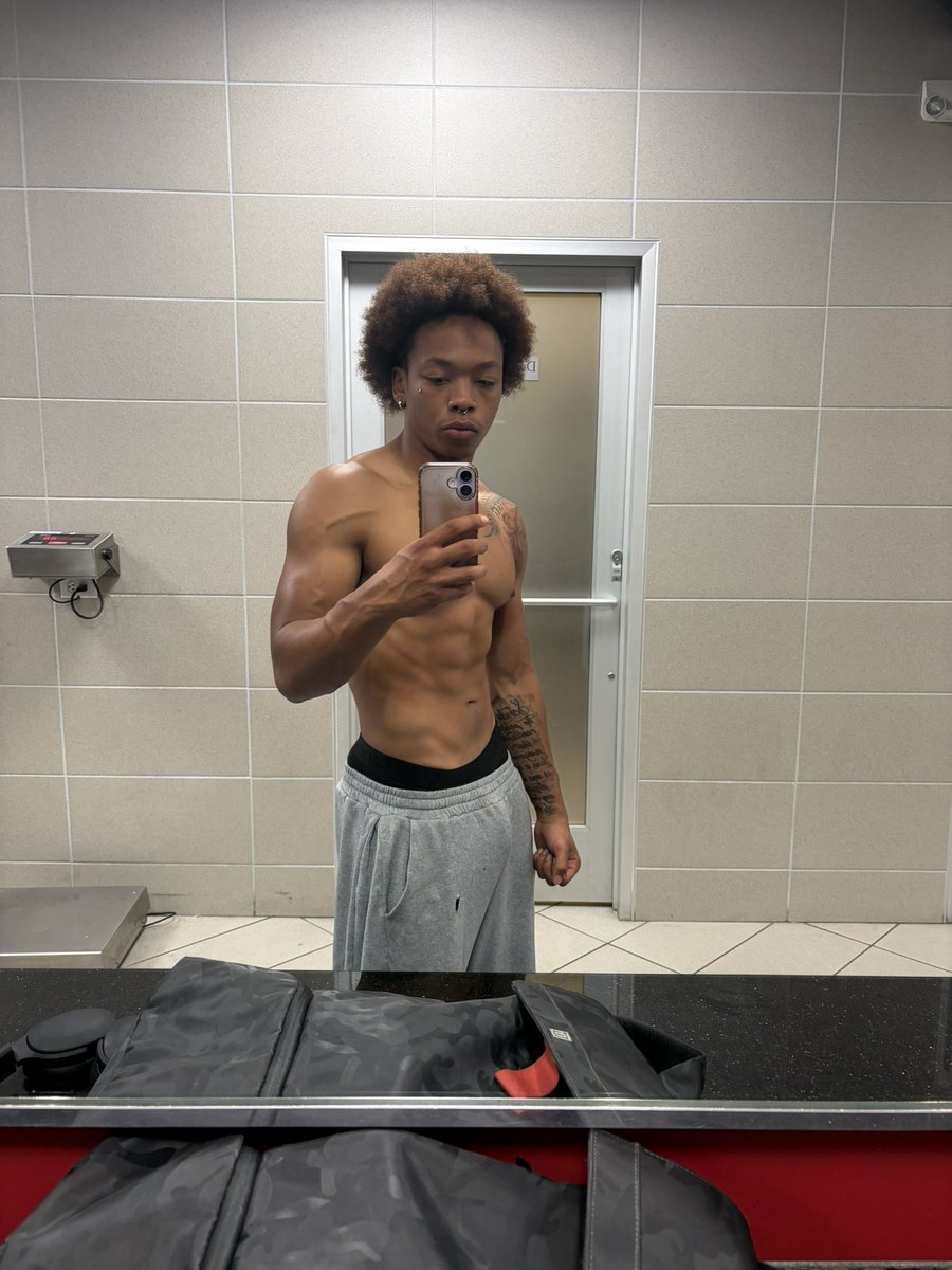 poodaho's tweet photo. Good Wednesday workout pump #dtx #dallas #texas #dallasfreaks #2trill #black #gym #ptp #bi #gymbuddy ? https://t.co/5HHrY76JYR