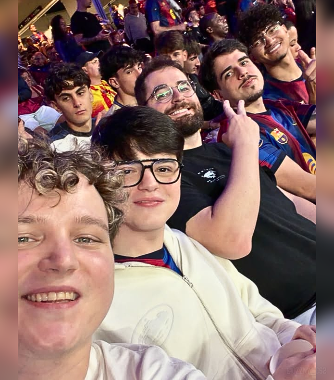 Ozzny_CS2's tweet photo. molodoy, YEKINDAR, FalleN, Yuurih &amp; Sidde are in Camp Nou watching Barcelona play Racing Santander 🇪🇸

> FURIA will play StarLadder StarSeries tomorrow, which is taking place in Barcelona https://t.co/wXKVjuJ9LE