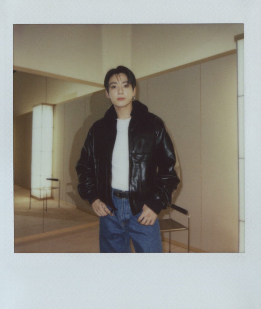 archvofbts's tweet photo. Jungkook x Calvin Klein polaroids🫠

#JUNGKOOKxCALVINKLEIN https://t.co/gkm4vRNBuD