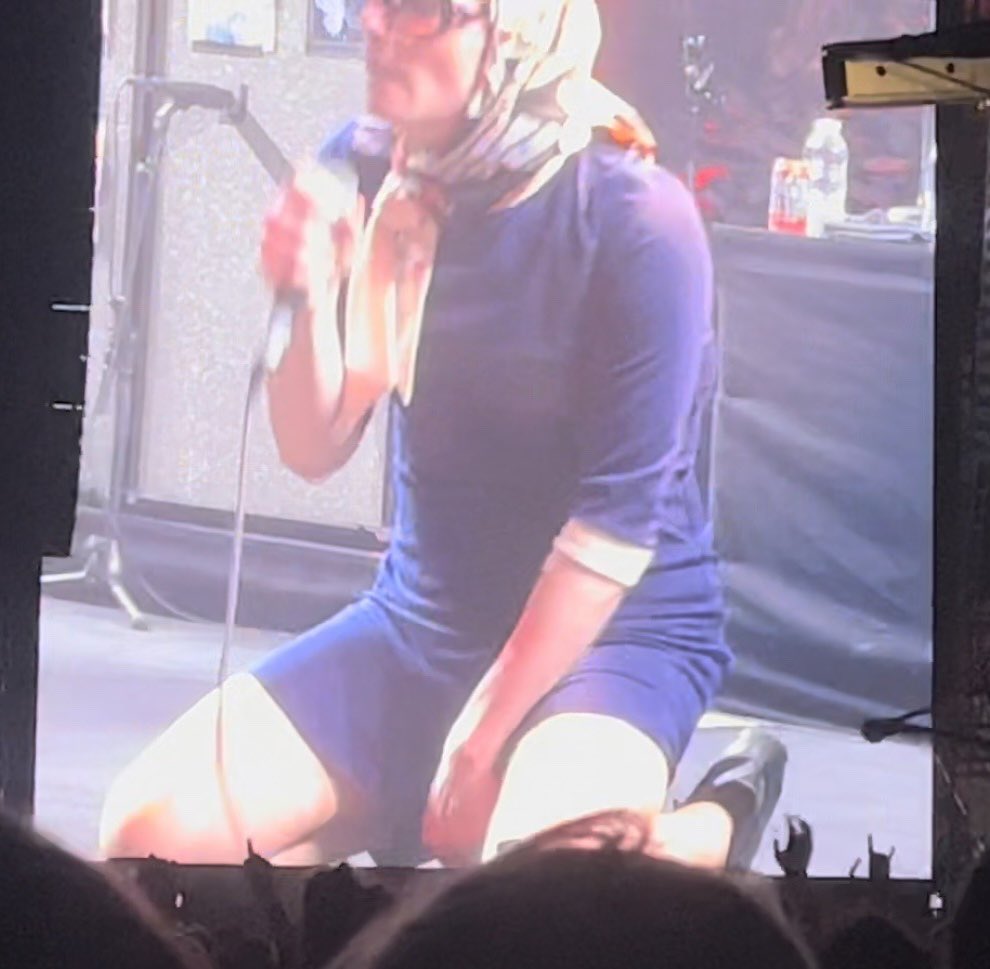 gorebugs's tweet photo. happy four years to this… HER PUSSY WAS JUST OUT AT RIOTFEST!!!!! bring me BACKKK . Please https://t.co/ty27NQAJql
