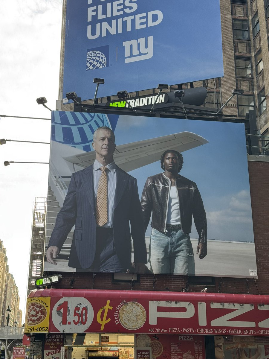 jayceepxrez's tweet photo. Right on 34th street I’m shaking https://t.co/a4ZHYyD8L3