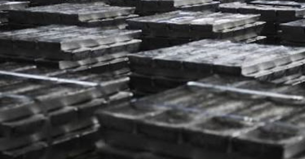 maibortpetit's tweet photo. 🇻🇪🇺🇸 VENEZUELA APUNTA AL MERCADO ESTADOUNIDENSE CON ALUMINIO

Caracas, Venezuela. Venezuela se prepara para comenzar a enviar aluminio a Estados Unidos mediante un acuerdo que involucra a Mercuria Energy y Heeney Capital.

El movimiento marca una diversificación de las exportaciones venezolanas más allá del petróleo, en medio de una rápida reactivación de los vínculos comerciales entre ambos países.