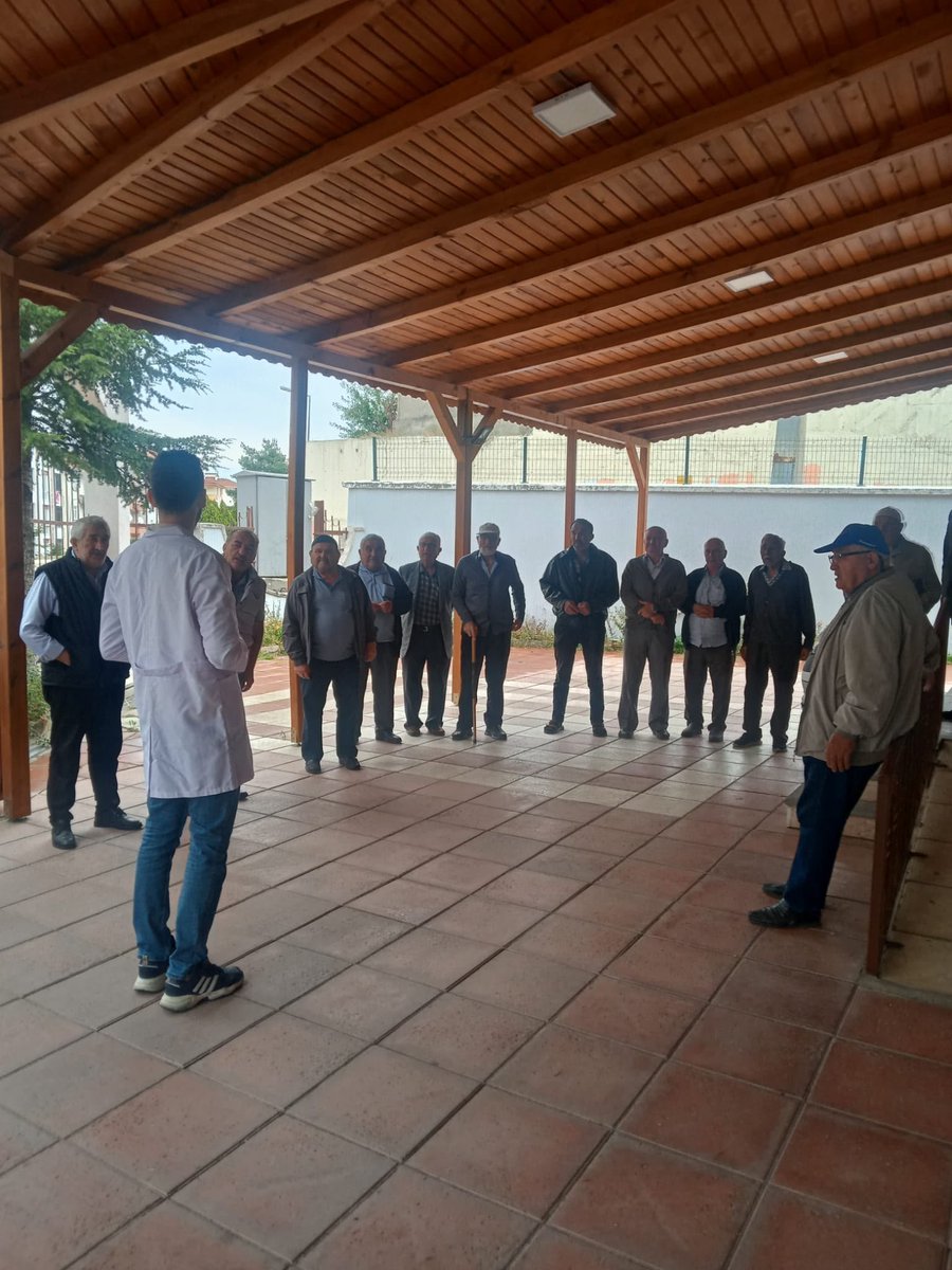 TaskopruIsm_37's tweet photo. Prostat Kanseri Farkındalık Günü ve Dünya Lenfoma Farkındalık Günü kapsamında Müdürlüğümüzde görevli doktorlarımız tarafından vatandaşlarımıza yönelik bilgilendirme çalışmaları yapılarak uygun yaş aralığındaki vatandaşlarımız kanser taramaları için Müdürlüğümüze davet edilmiştir. https://t.co/5klaTmzaZS