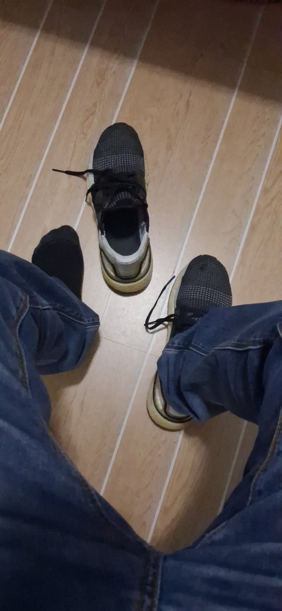 pinoinaughtyboi's tweet photo. 07/03 Naging biglaang driver pa nga, langhapin ang masarap na amoy ng #usedsocks #usedsweatysocks #usedShoes #sweatyShoes worship my #sweatyFeet #tiredPinoyFeet #SweatyAsianFeet #TiredAsianFeet #PinoyFeet #AsianFeet ko #alterBaguio #AlterPH #AlterPinas. Ubusin mo amoy nito. https://t.co/VkuPxbKdSD
