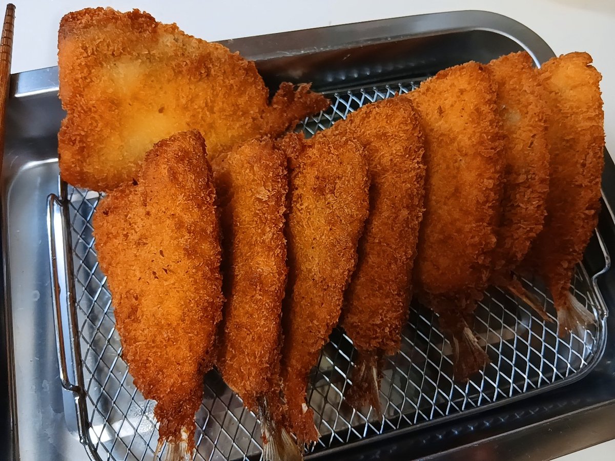 yott_chan's tweet photo. ガリバタコン、アジフライ、ナムル、など弁当🍱 
今日はフルタイム！弁当持って行くのが楽しい♡
 #お弁当  #高校生弁当   #お弁当記録
 #おうちごはん https://t.co/xsiTmiKc7w