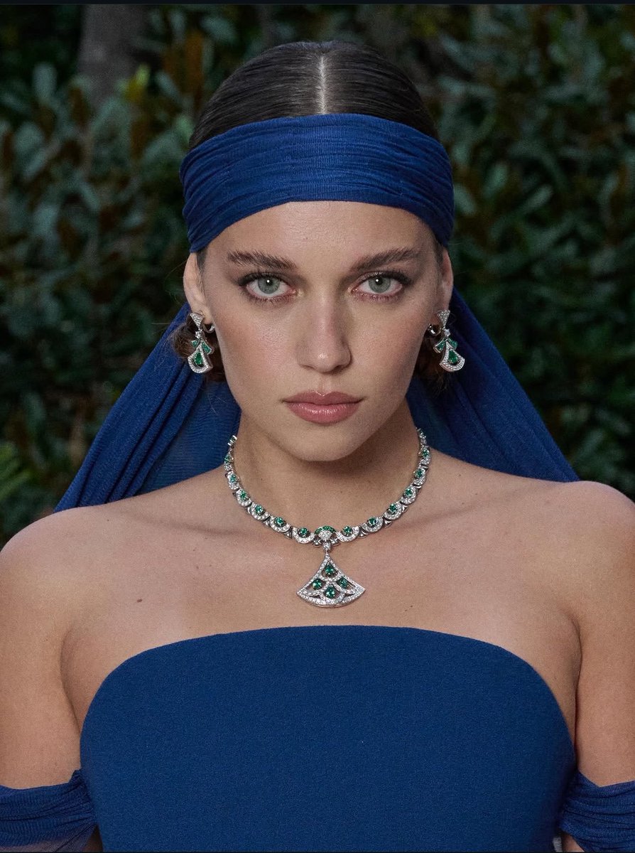 bysinirise's tweet photo. afra saraçoğlu wears custom salih balta at istanbul bvlgari event 💙 https://t.co/c4mdZmsmWn
