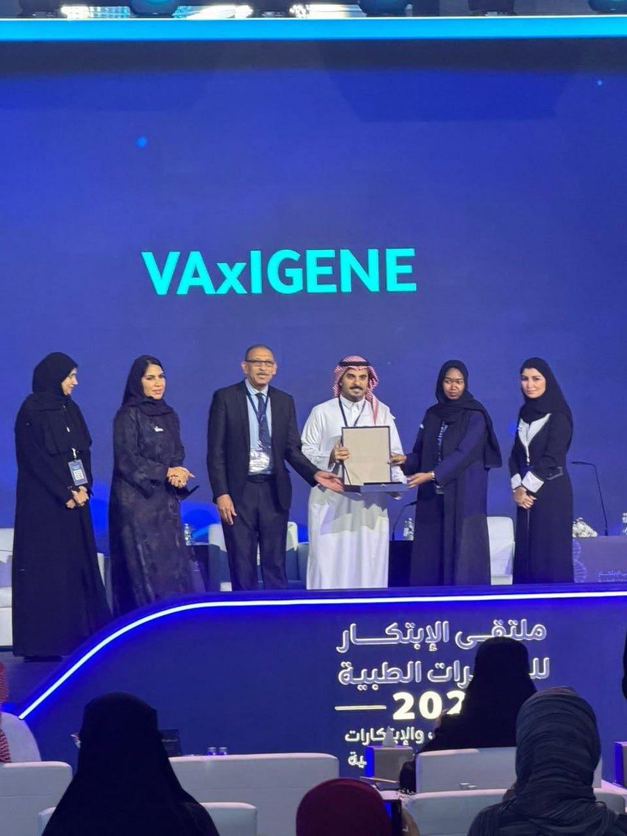 DrMaaweya's tweet photo. VAxIGENE إبداع وتميّز!
من قلب مركز الأبحاث بمدينة الملك فهد الطبية إلى قمة منصة لاباثون الابتكار 2026، المركز الأول في مسار الطب المخبري المتقدم، كان التنافس بين 20 فريقًا من أنجب العقول في المملكة من جامعات ومستشفيات ومراكز ابحاث الف مبروك فوز فريقنا..
#LABATHON2026 https://t.co/d22YLhZ9SO