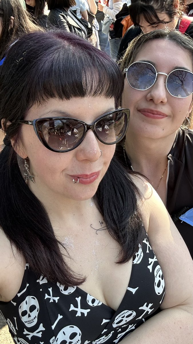 horrid_show's tweet photo. Mis días más felices, acompañada de estas bellas musheres.
❤️❤️‍🩹 https://t.co/B9aQ0Cy1sq