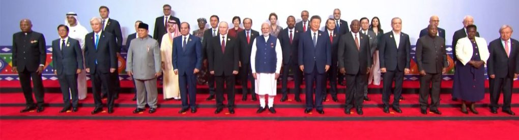 dipakray4211's tweet photo. Happy Birthday prime minister🇮🇳
@narendramodiji 🤝🏃🌹🎂🍫
During your tenure, the Indian community will witness India's progress and your active participation in it.
#Contribution
#Efforts💪
#Thoughts🤔
#Dreams
#Solidarity🫂
#Visionary 🌍👁️
#देशसर्वप्रथम भारत140 करोड़🇮🇳
आशावादी 
शुभकामनाएं 
#2047  विकसित भारत