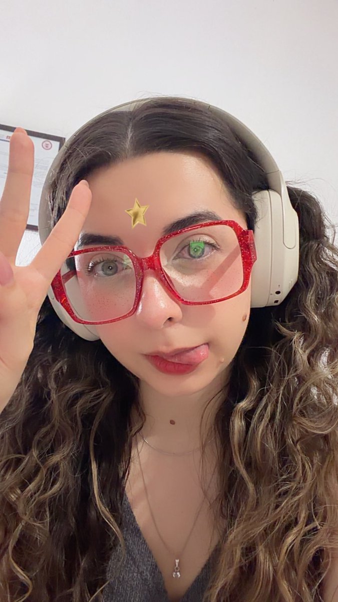 CuyitoK's tweet photo. Bomnito miércoles 
Les dieron el día? UwU https://t.co/YQkzNs3VHj