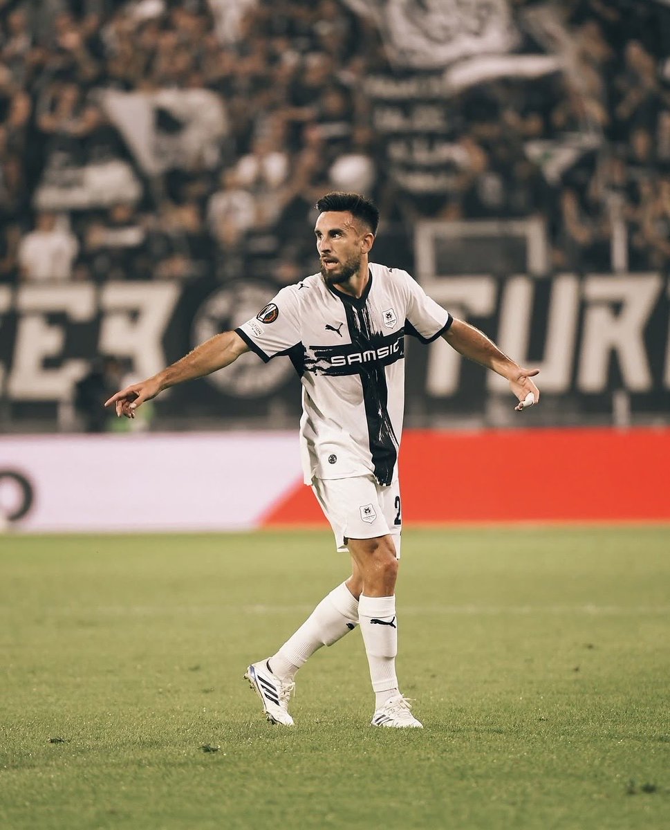 ToinouleZGA's tweet photo. Thomasson a rendu une copie convenable malgré un déplacement des Bretons compliqué en terre autrichienne 🇫🇷

-73 ballons touchés🧠
-80% de passes réussies🎯
-75% de passes longues réussies🎯
-3 dribbles réussis🪄
-9 récupérations🧱
-10 duels remportés🧱

#STUSRFC https://t.co/3y1DSjacOH