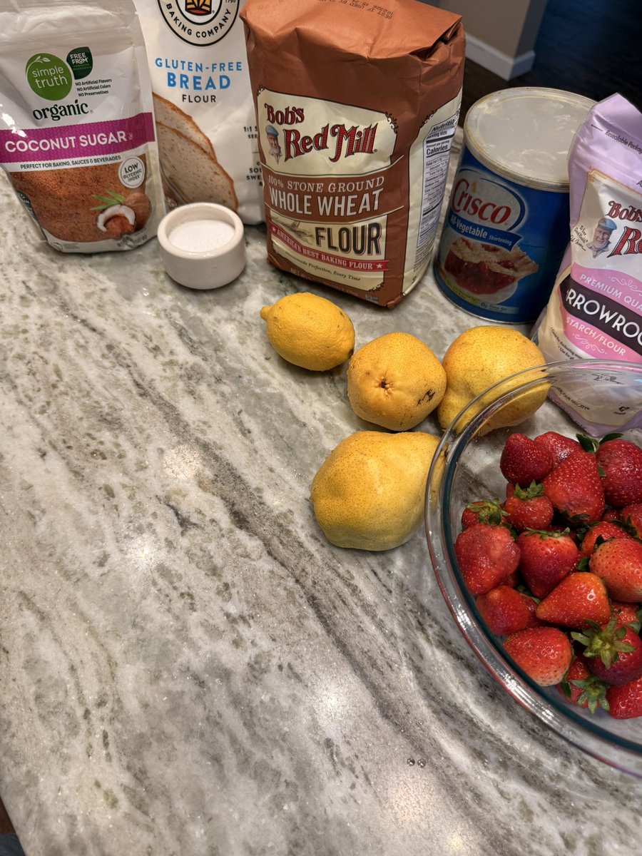 Amanda_Woodruff's tweet photo. Slowing down sometimes means making a strawberry pear pie with my minis.
Healing bodies doesn’t mean you can’t treat yourself 💋 https://t.co/hs1tPhjOTf