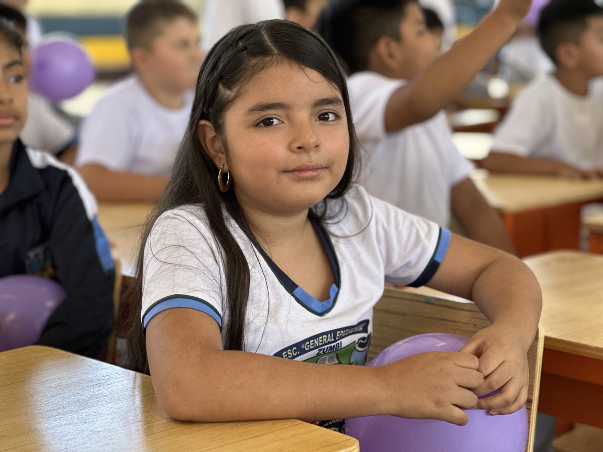 EducacionZ7_Ec's tweet photo. [CENTINELA DEL CÓNDOR] Con una inversión de USD 45.251, fortalecemos ambientes de aprendizaje en la Unidad Educativa Epiclachima, mediante la entrega de mobiliario destinado a brindar espacios adecuados, funcionales y seguros para la comunidad educativa.🏫📚 https://t.co/17RAlzEumK