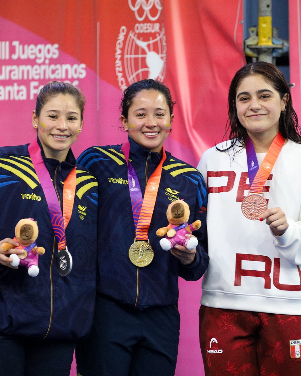 SenalDeportes's tweet photo. #SuramericanosXSeñal 🇨🇴 ¡Brillamos en la piscina! 🏅

🥇 Sebastián Morales, oro en trampolín 1 m.
🥈 Luis Felipe Uribe, plata en la misma prueba.
🥈 Viviana Uribe, subcampeona en trampolín 3 m.
🥉 Jasmin Pistelli, bronce en 200 m espalda.

¡Vamos Colombia! 🇨🇴 https://t.co/8IkkqOFP2T